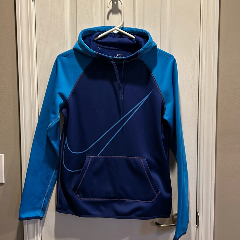 Nike hoodie - in great shape!